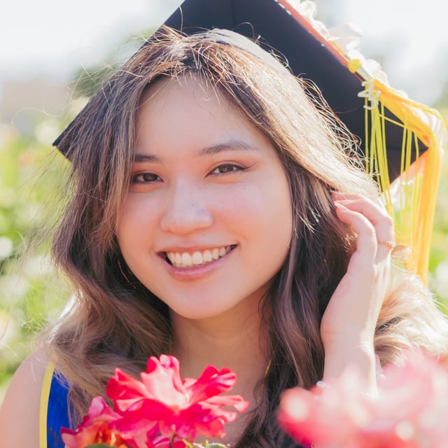 Portrait of Lindsey Mardona